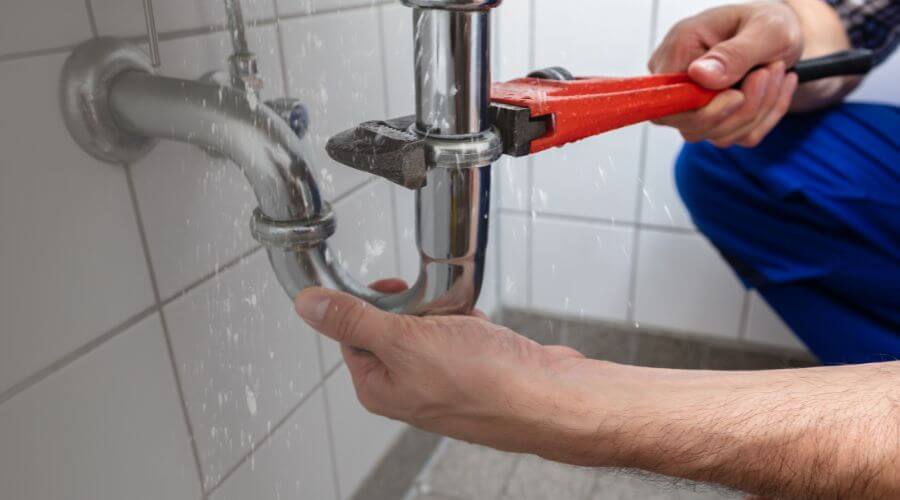 Expert burst pipe repair services in Metairie, LA